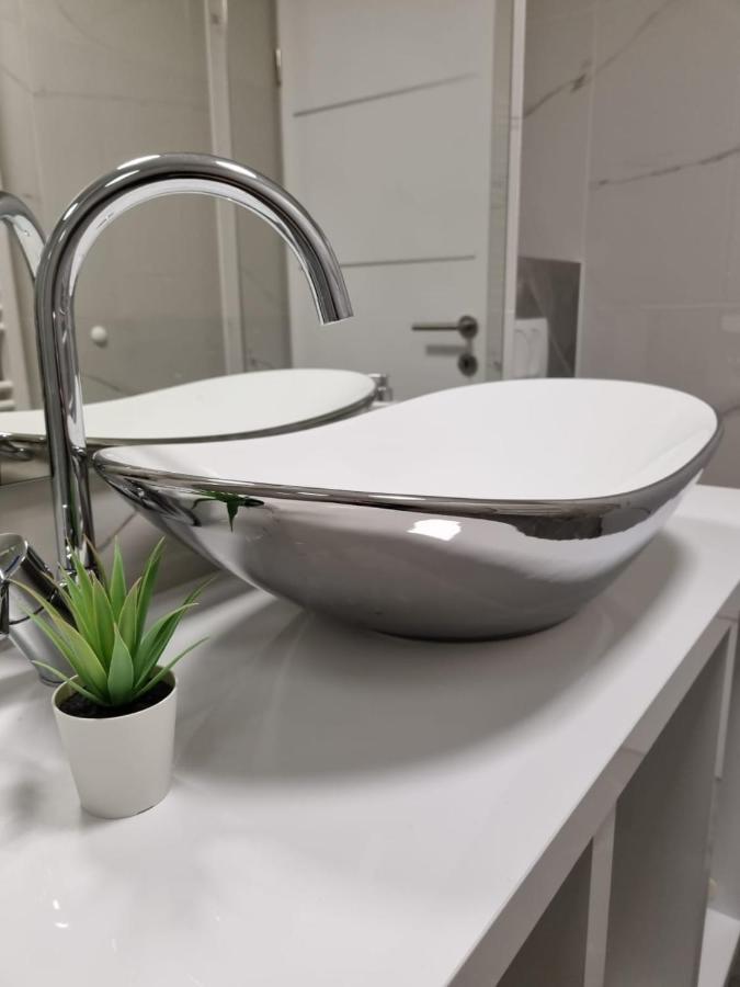 Apartman Simic Apartment Осиек Екстериор снимка