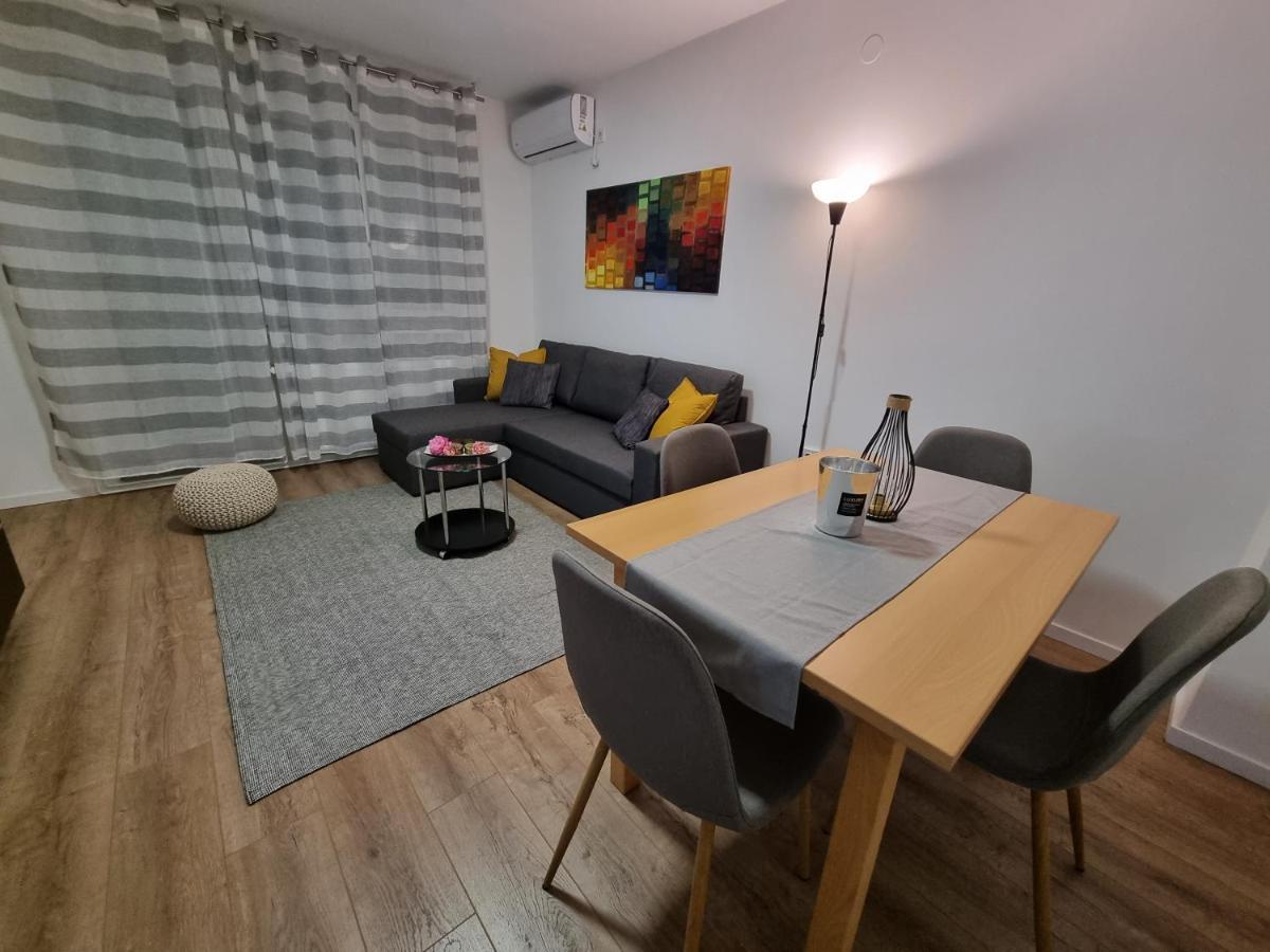 Apartman Simic Apartment Осиек Екстериор снимка