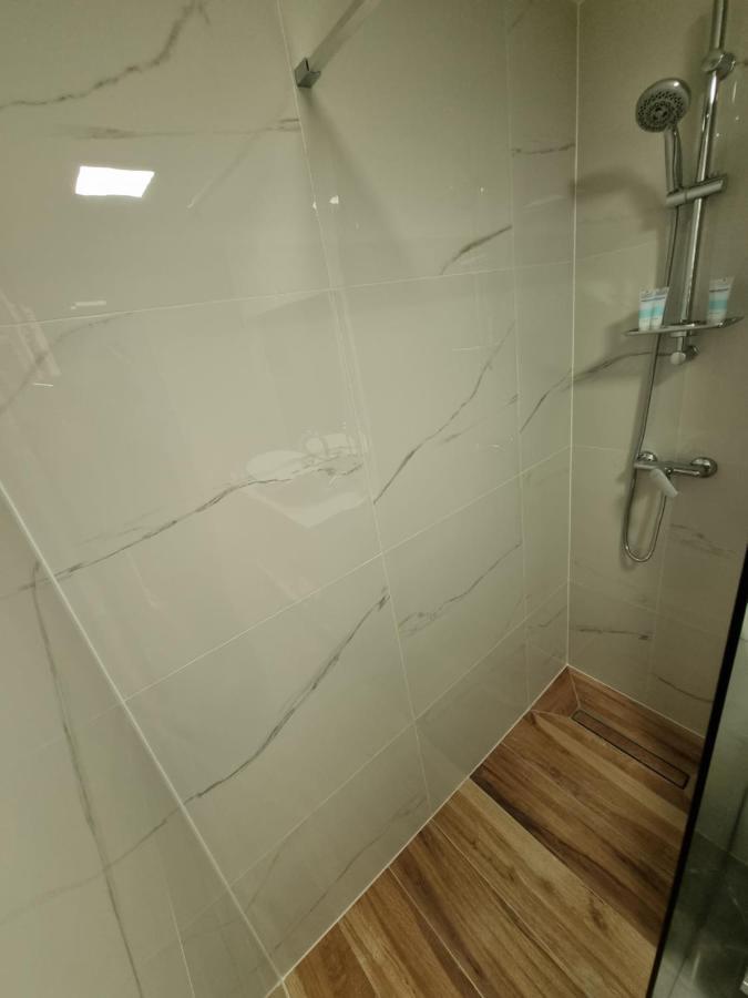 Apartman Simic Apartment Осиек Екстериор снимка