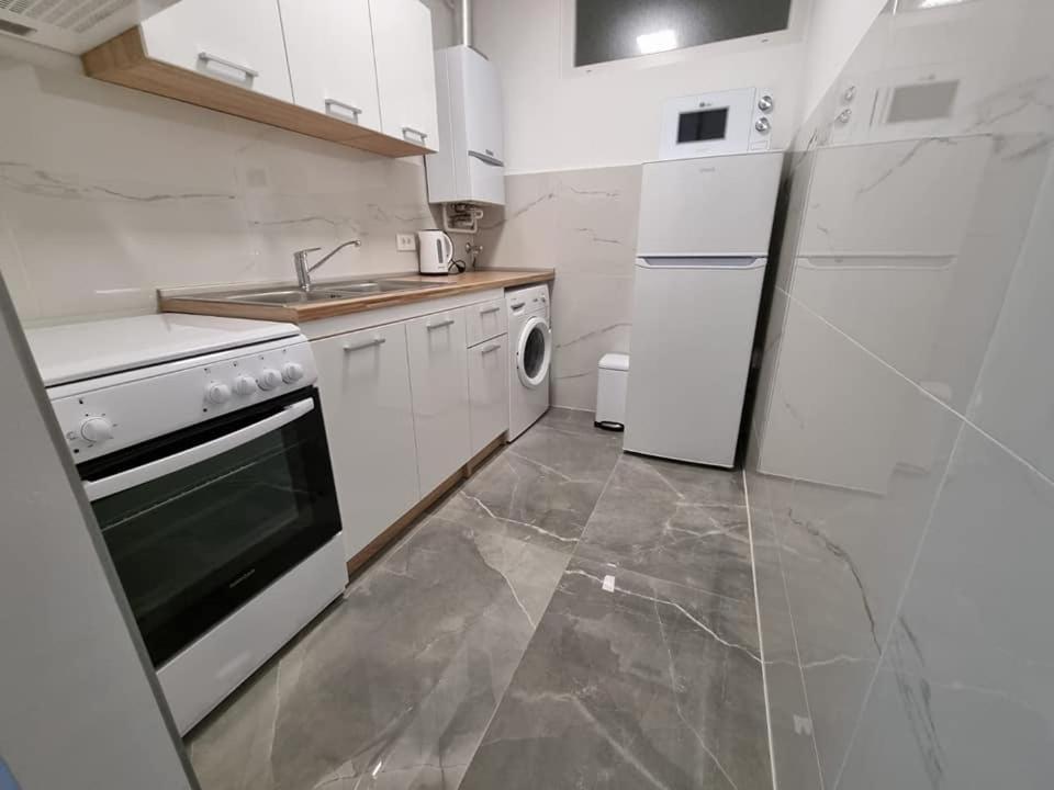 Apartman Simic Apartment Осиек Екстериор снимка